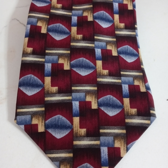 Jim Valvano Stonehenge 2nd Collection 100% Silk Geometric Pattern Necktie - Picture 2 of 7